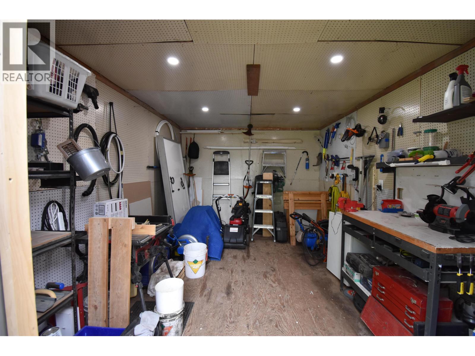 1393 COALMINE ROAD - 25