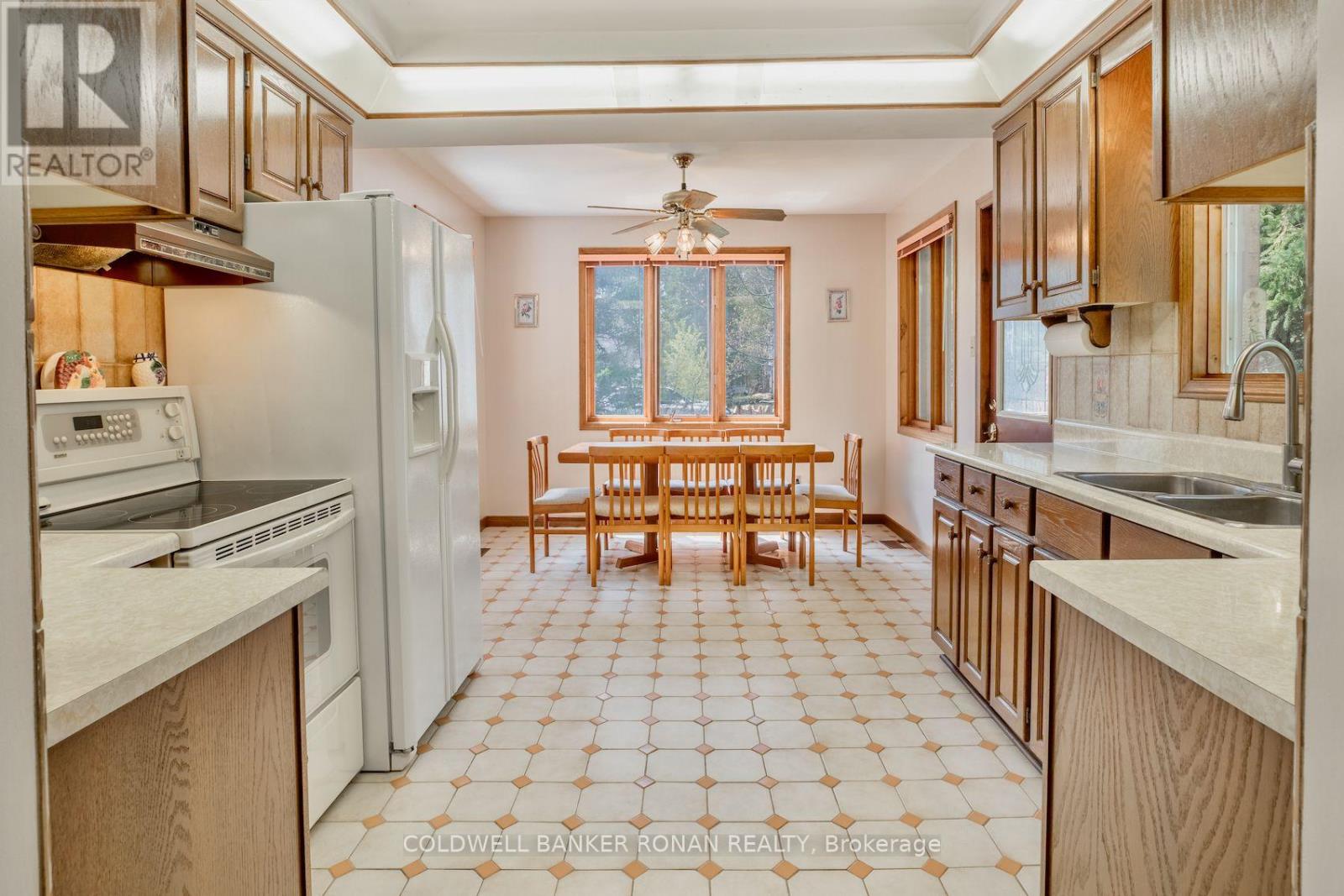 24 PINE FOREST DRIVE - 12