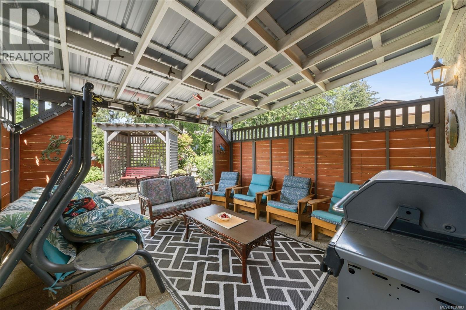  1020 Lucas Avenue, Saanich
