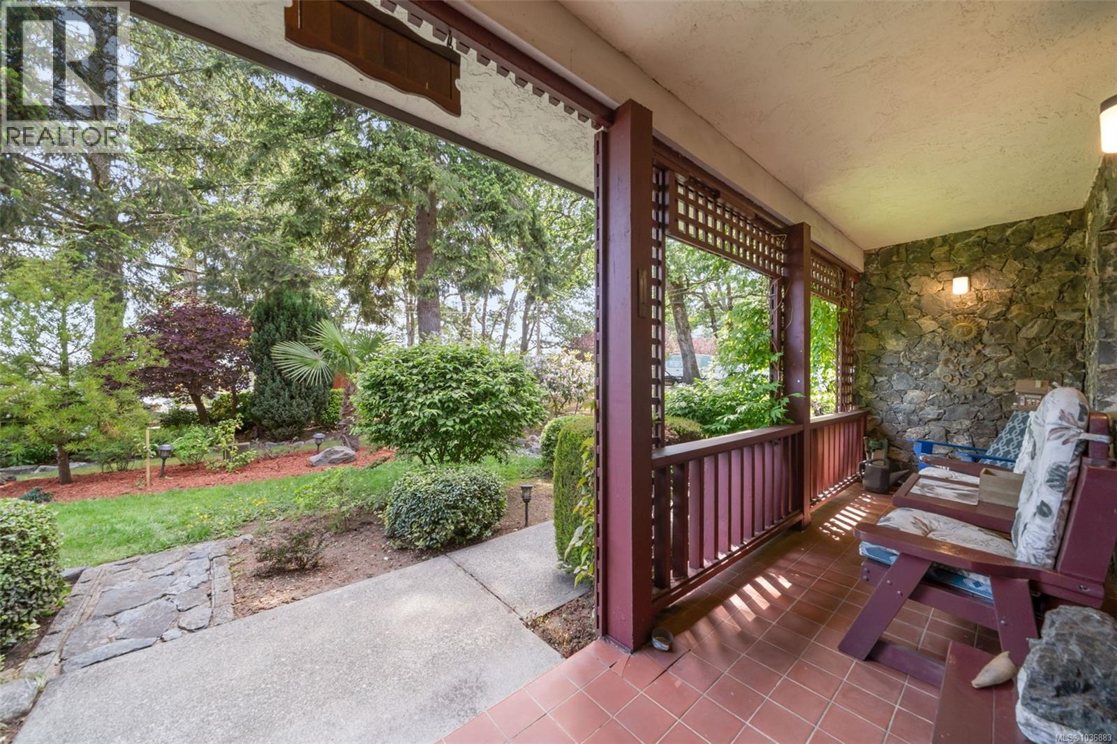  1020 Lucas Avenue, Saanich