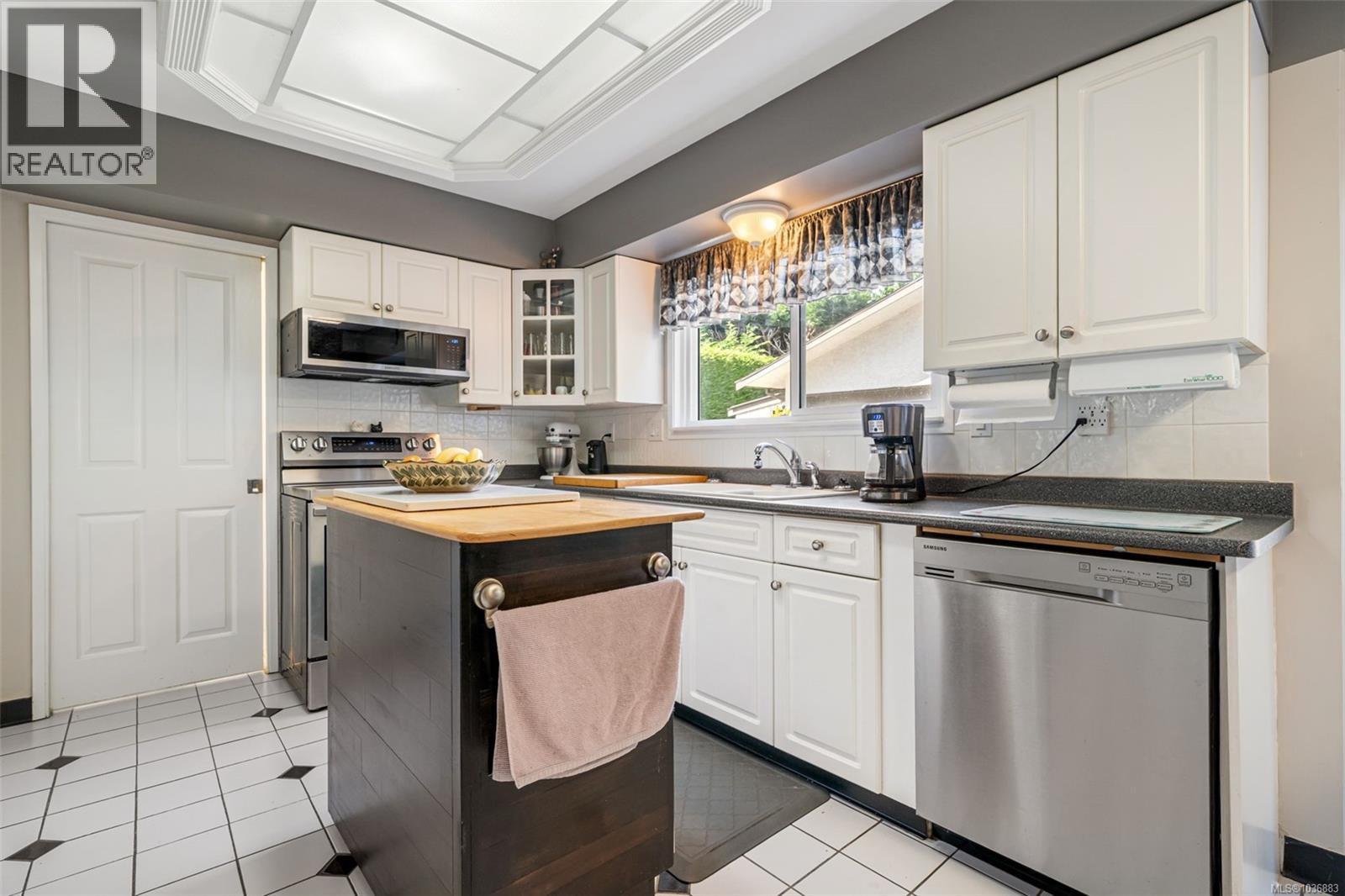 1020 Lucas Ave - 6