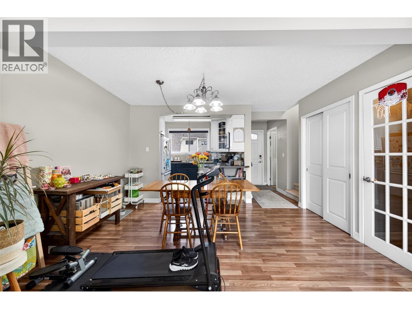  2221 5 Avenue Northeast, Salmon Arm