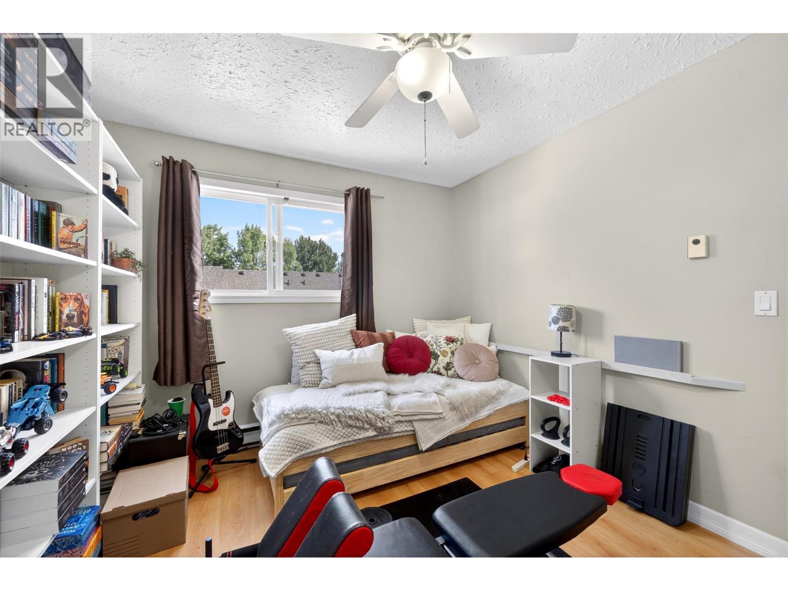  2221 5 Avenue Northeast, Salmon Arm