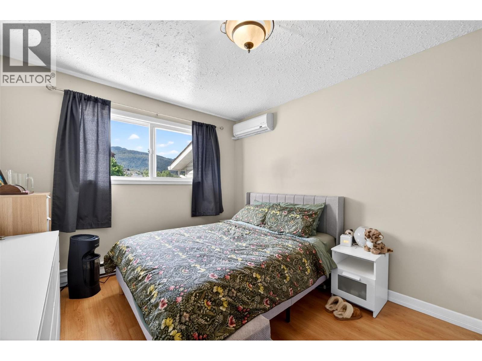 2221 5 Avenue NE - 27