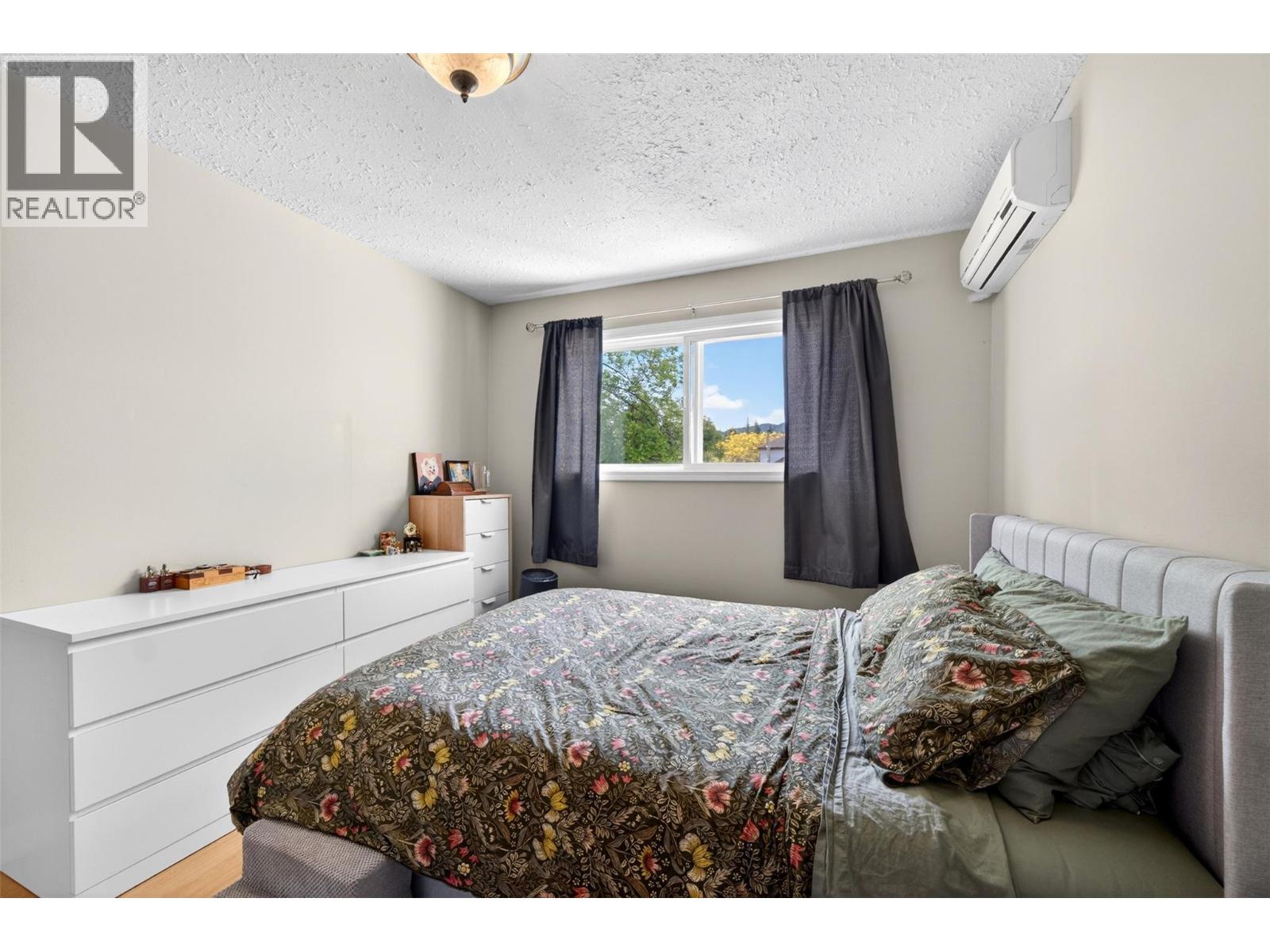 2221 5 Avenue NE - 28