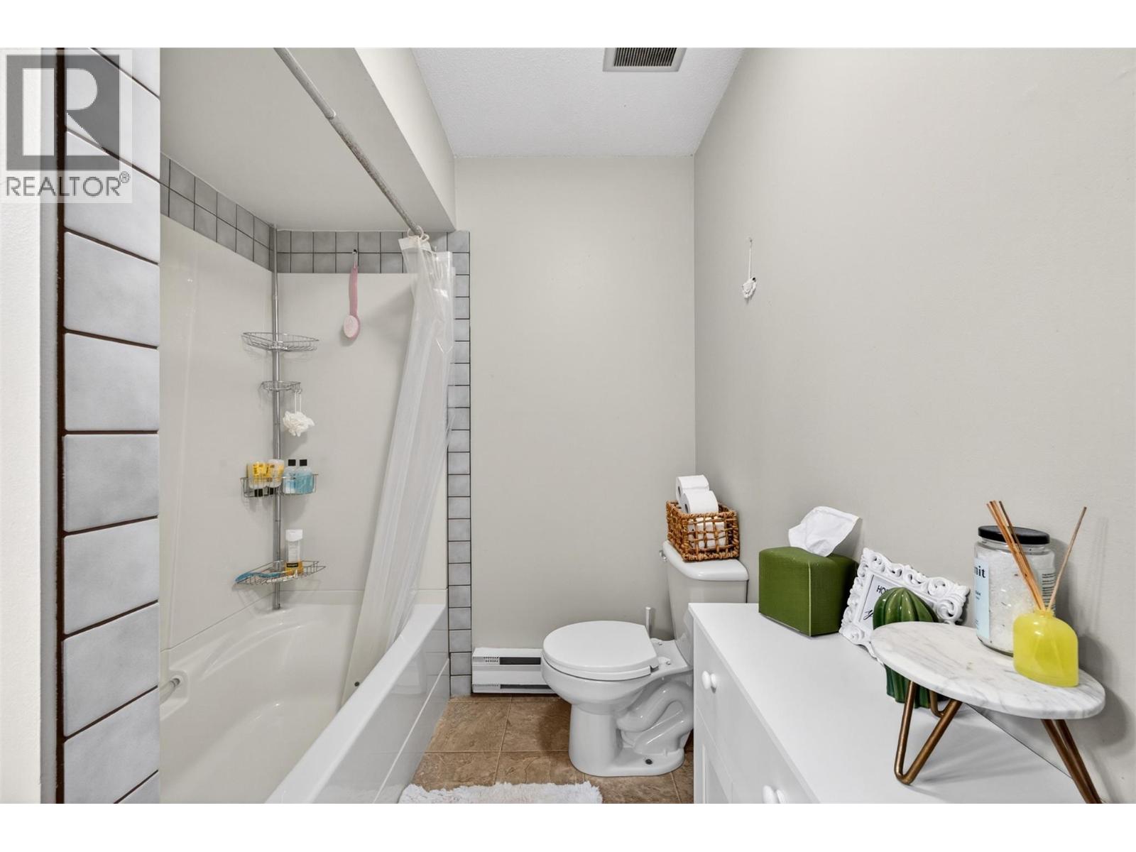  2221 5 Avenue Northeast, Salmon Arm