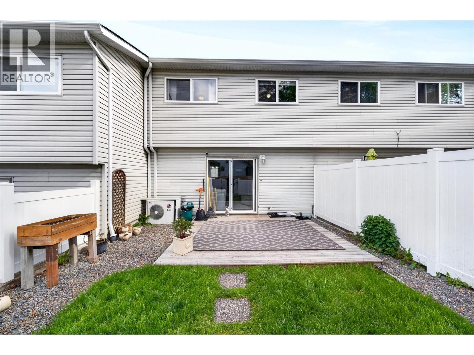  2221 5 Avenue Northeast, Salmon Arm