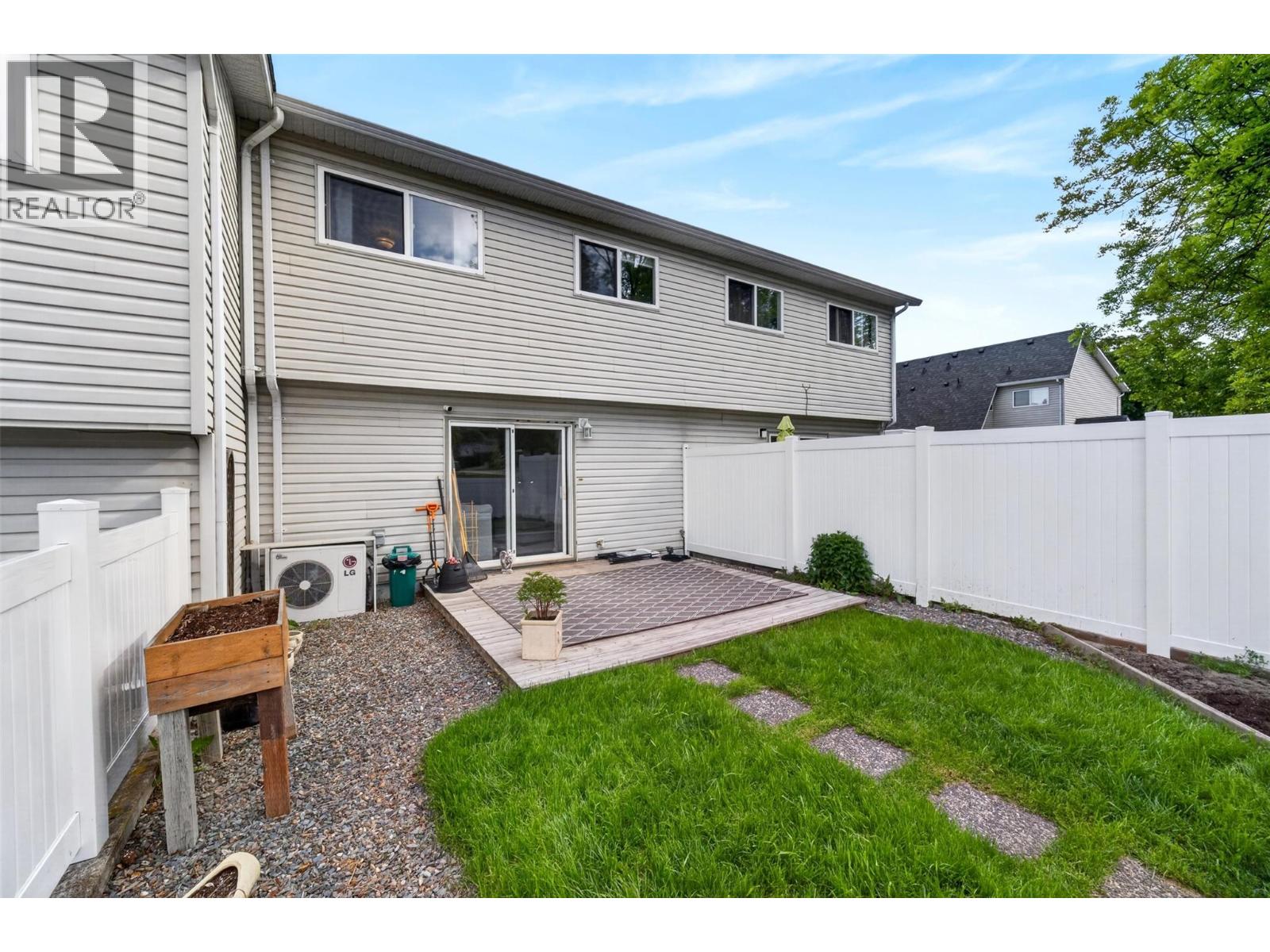 2221 5 Avenue NE - 36