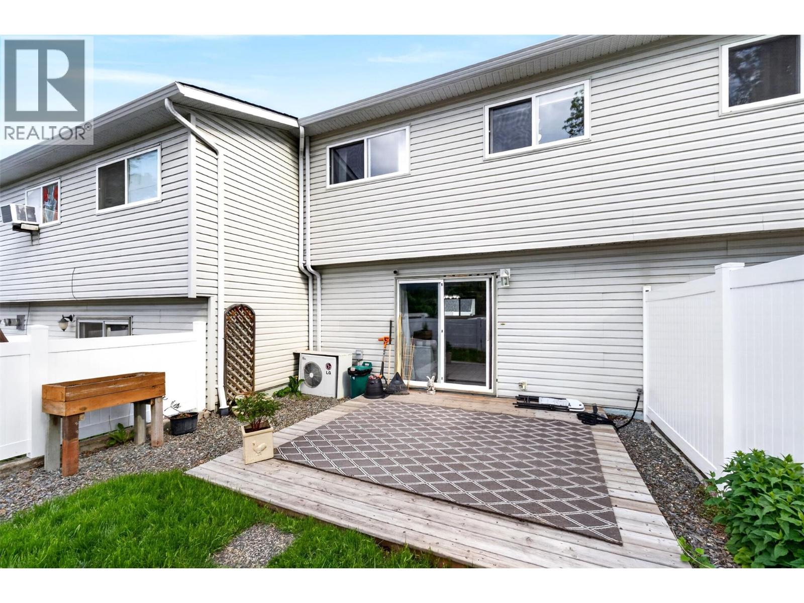 2221 5 Avenue NE - 37