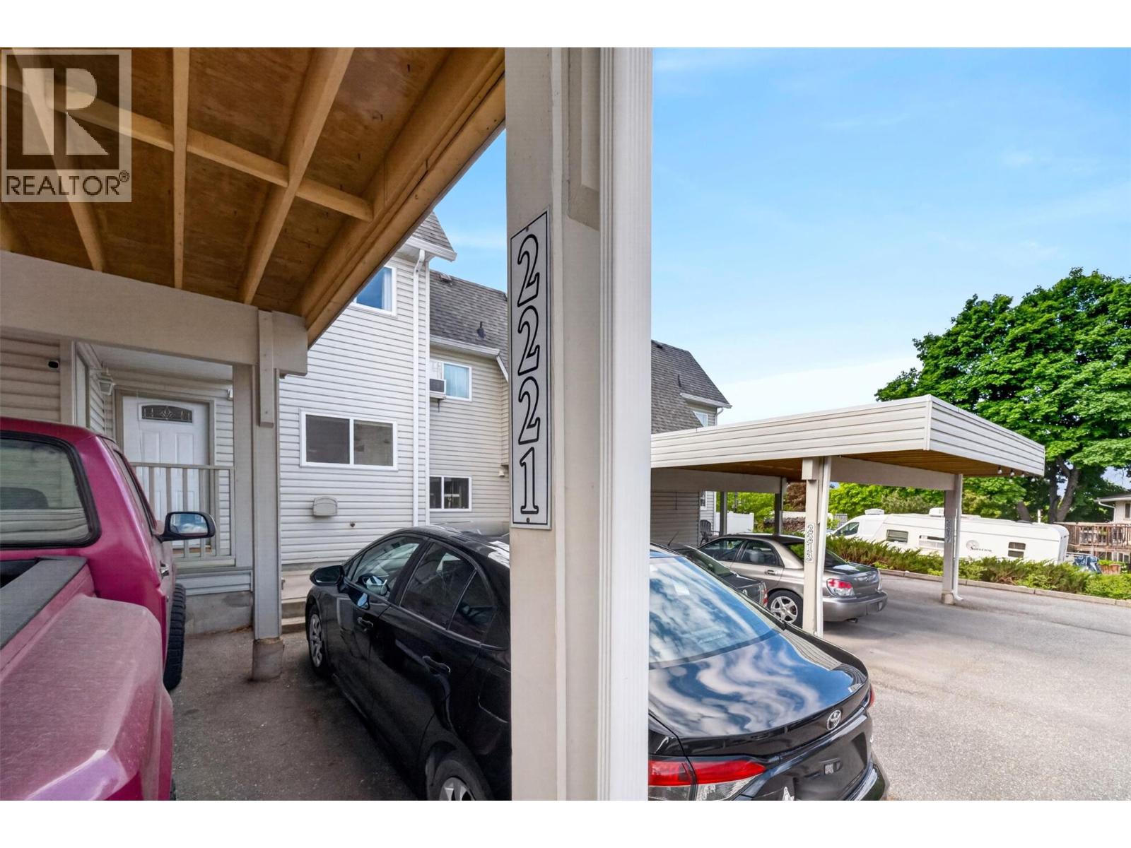  2221 5 Avenue Northeast, Salmon Arm