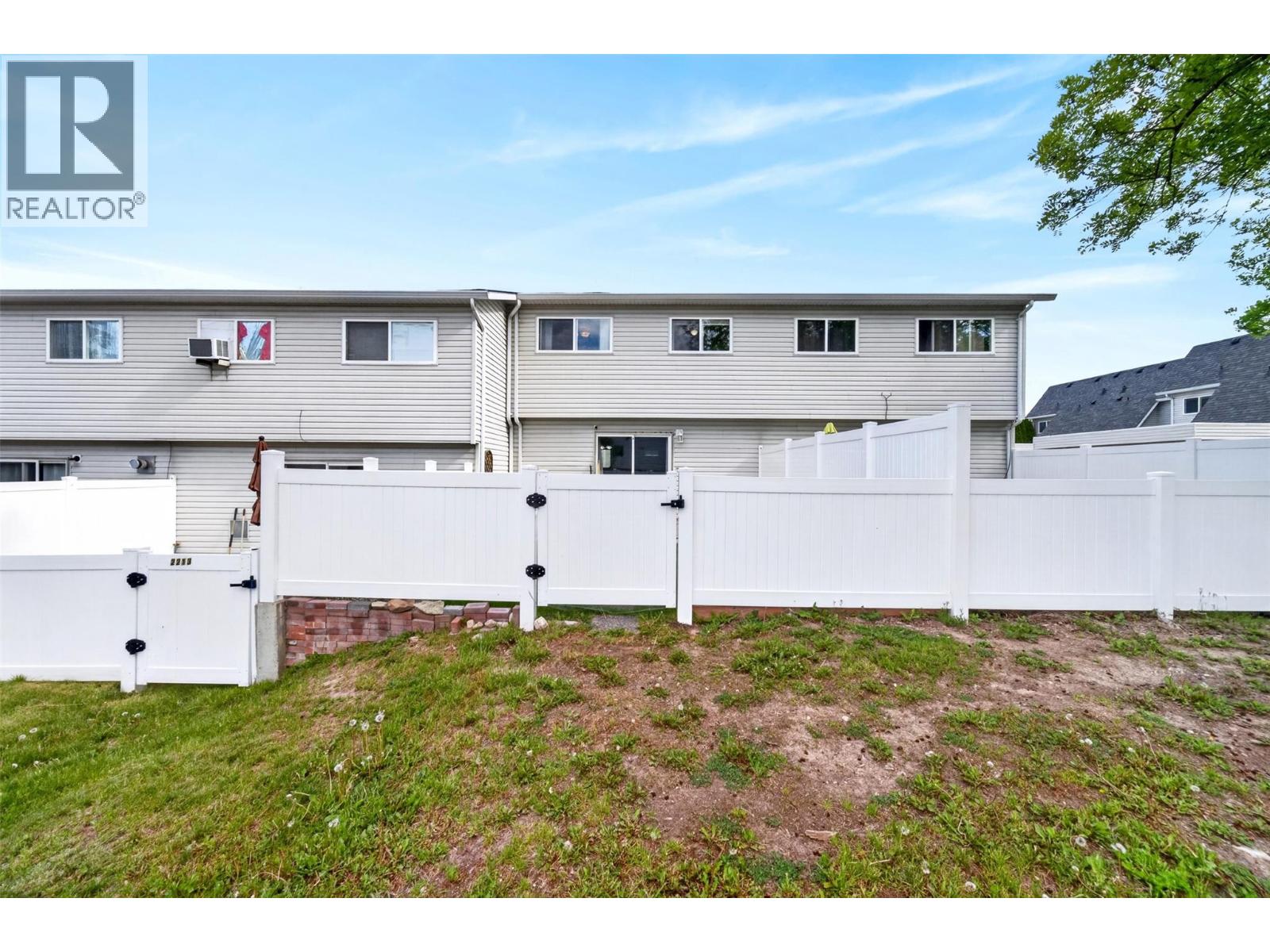 2221 5 Avenue NE - 40