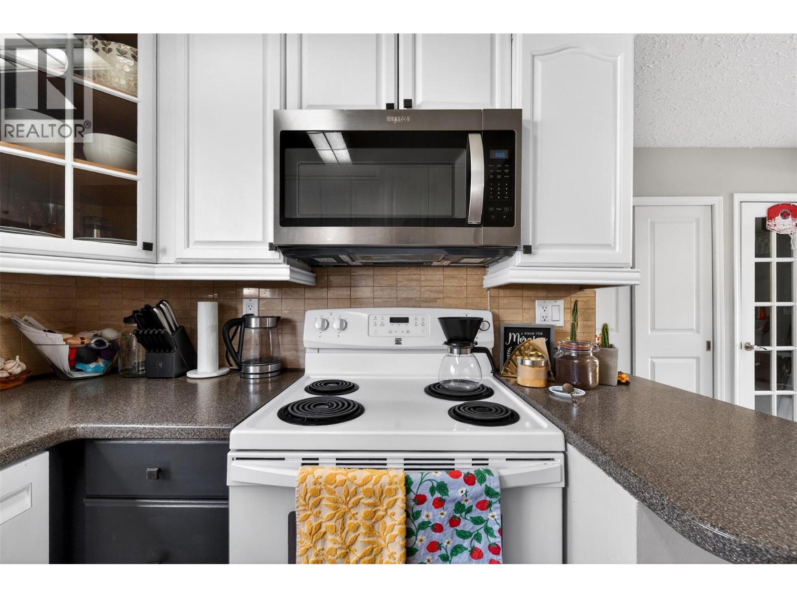  2221 5 Avenue Northeast, Salmon Arm
