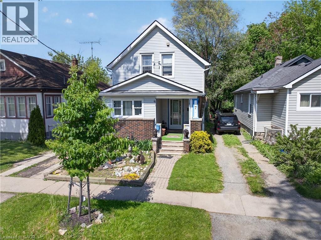 7 TRAPNELL Street - 9