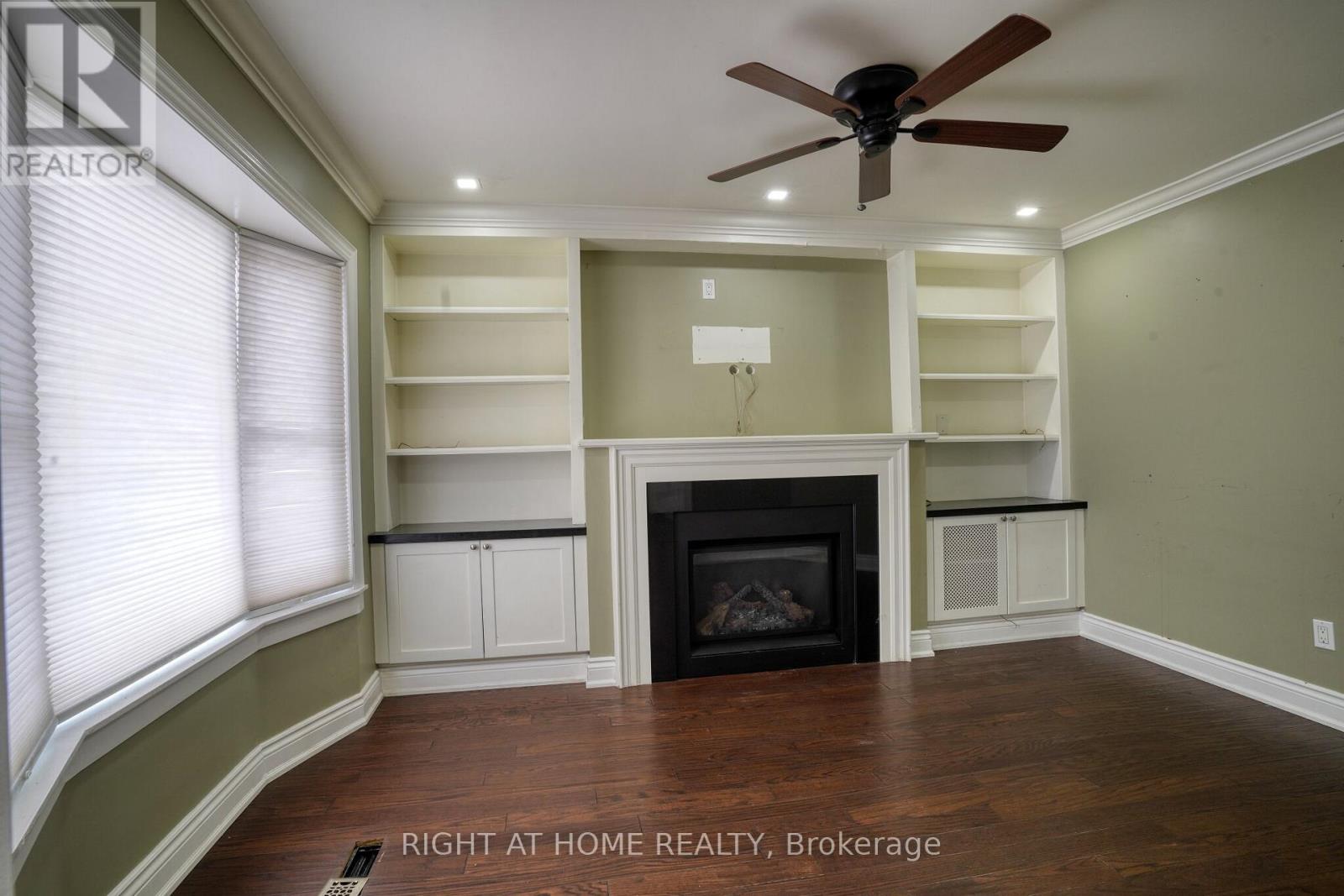 54 WOODSIDE COURT - 7