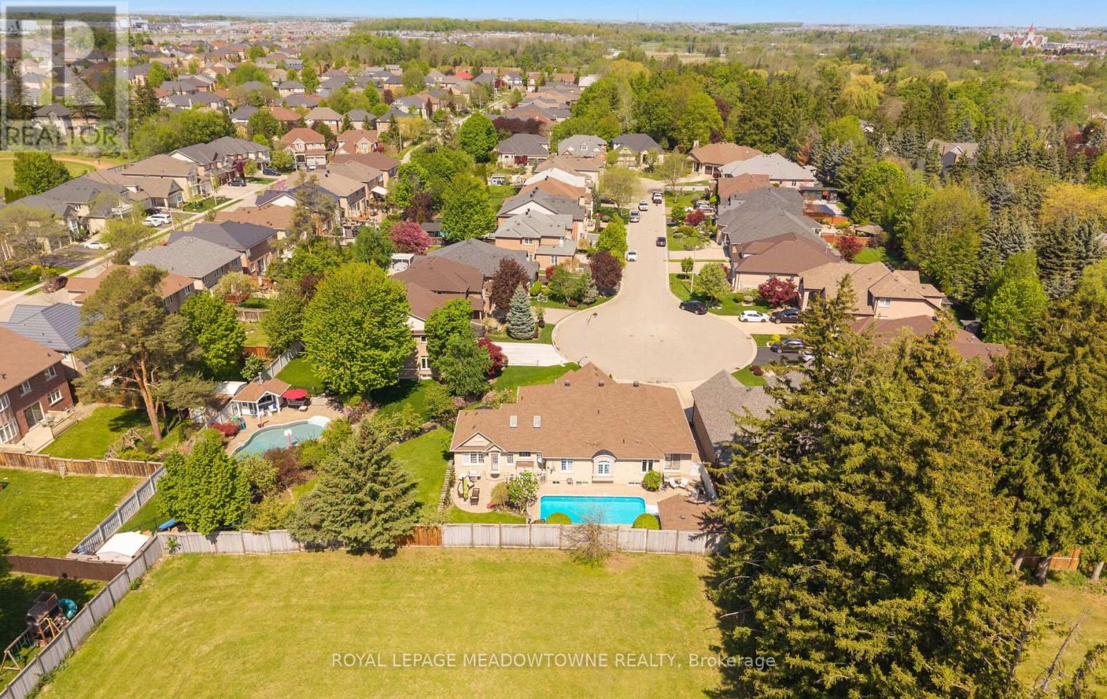 18 TRISTAN COURT - 37
