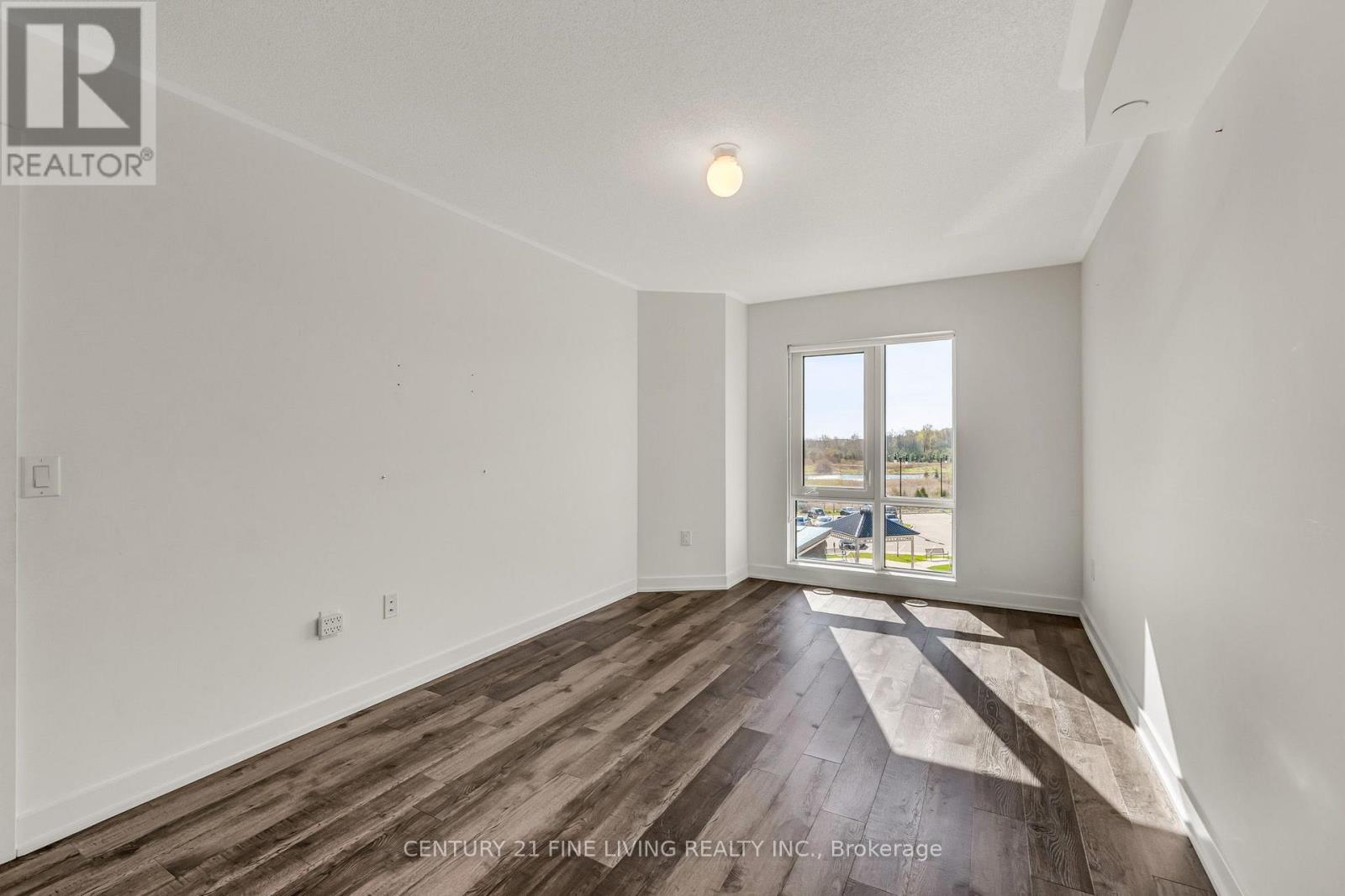 #17 185 VETERANS DRIVE - 23