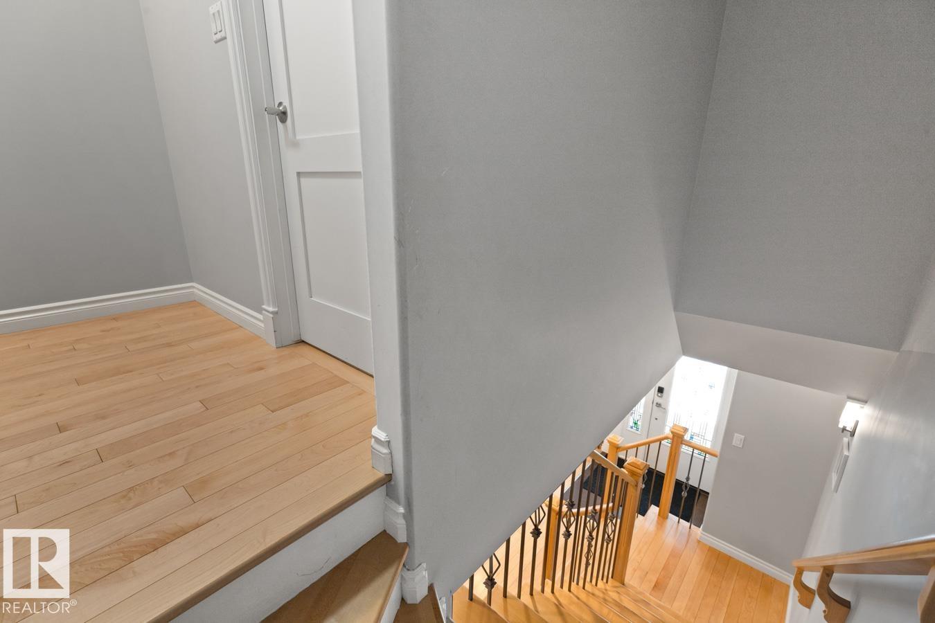 10216 89 ST NW - 32