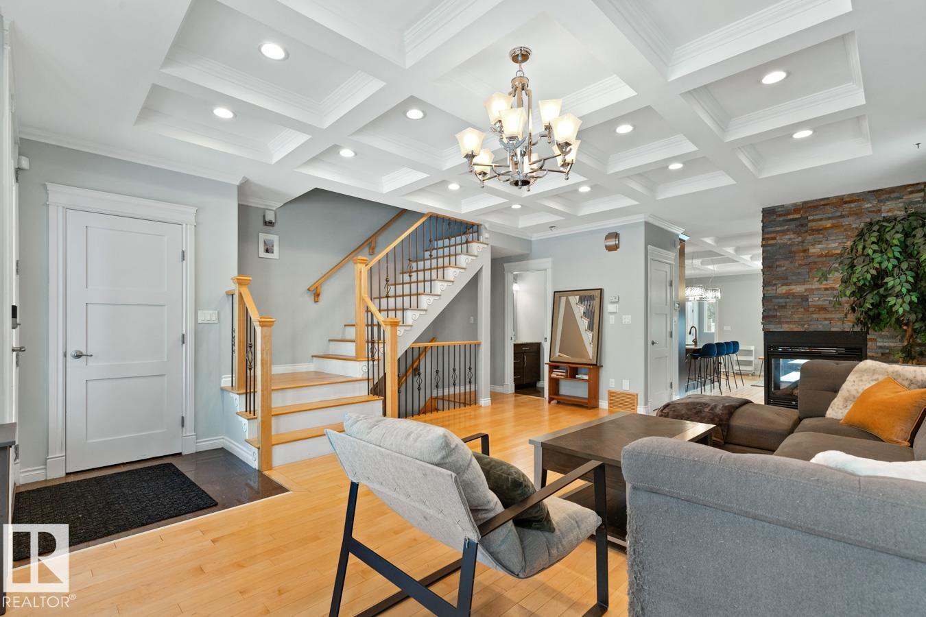 10216 89 ST NW - 8