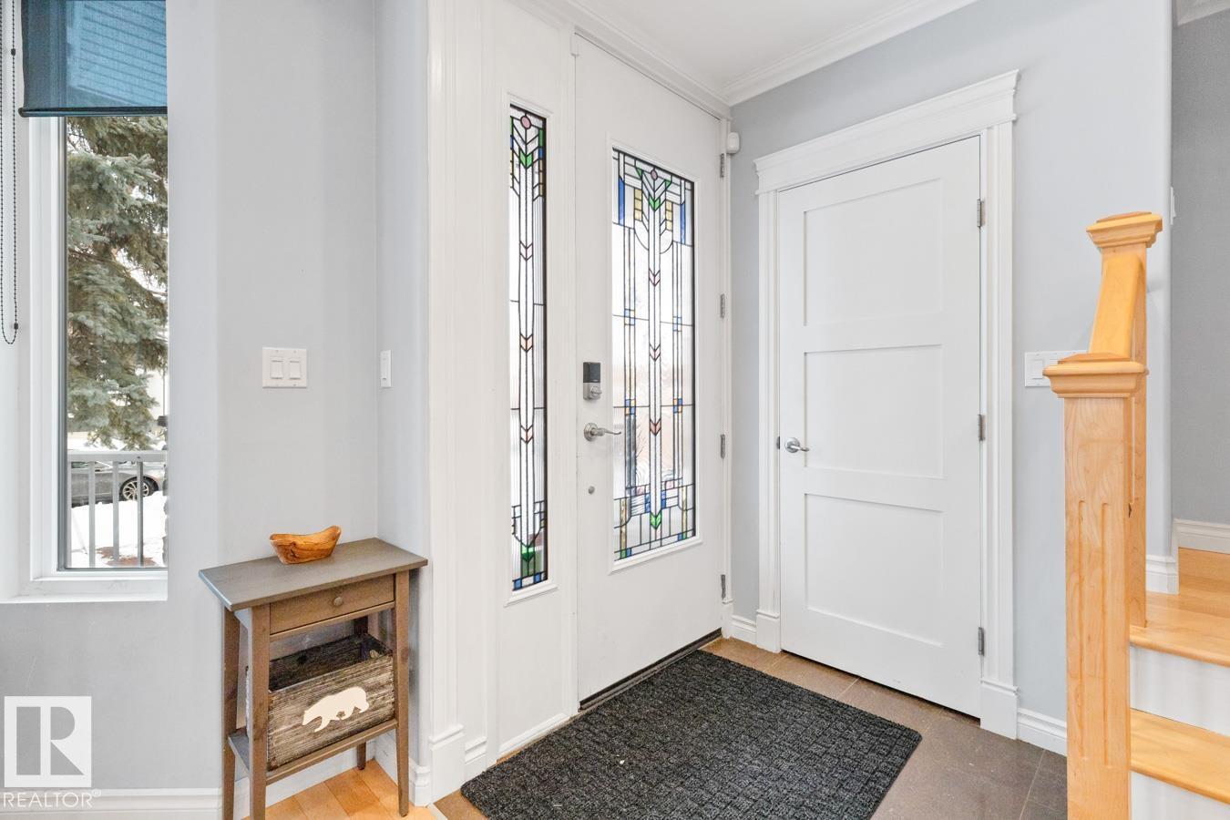 10216 89 ST NW - 4