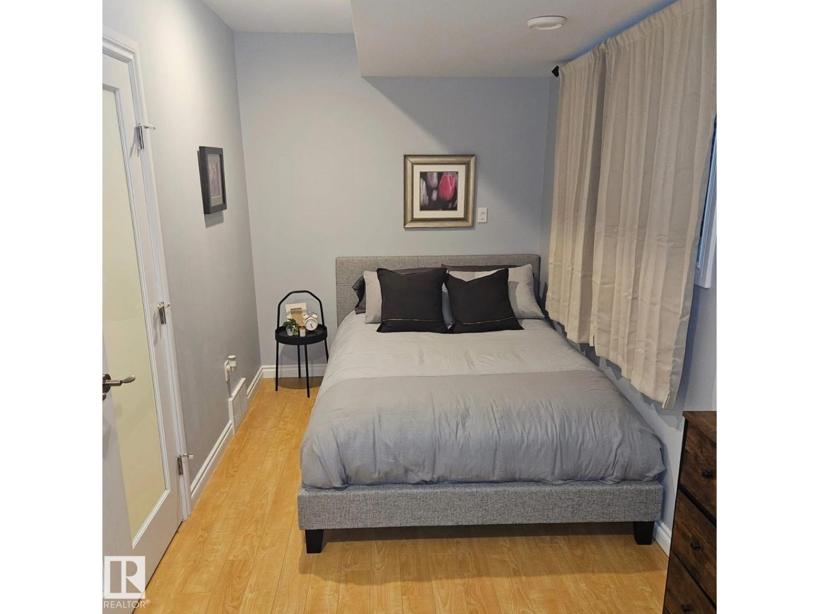 10216 89 ST NW - 41