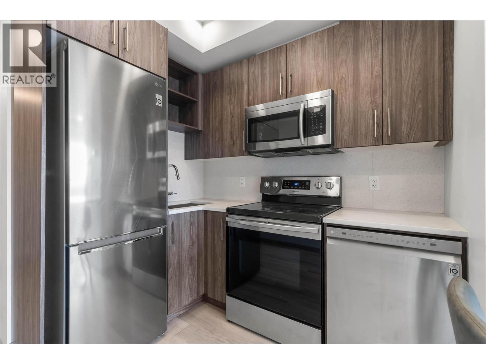 #224 345 Dougall Road N - 4