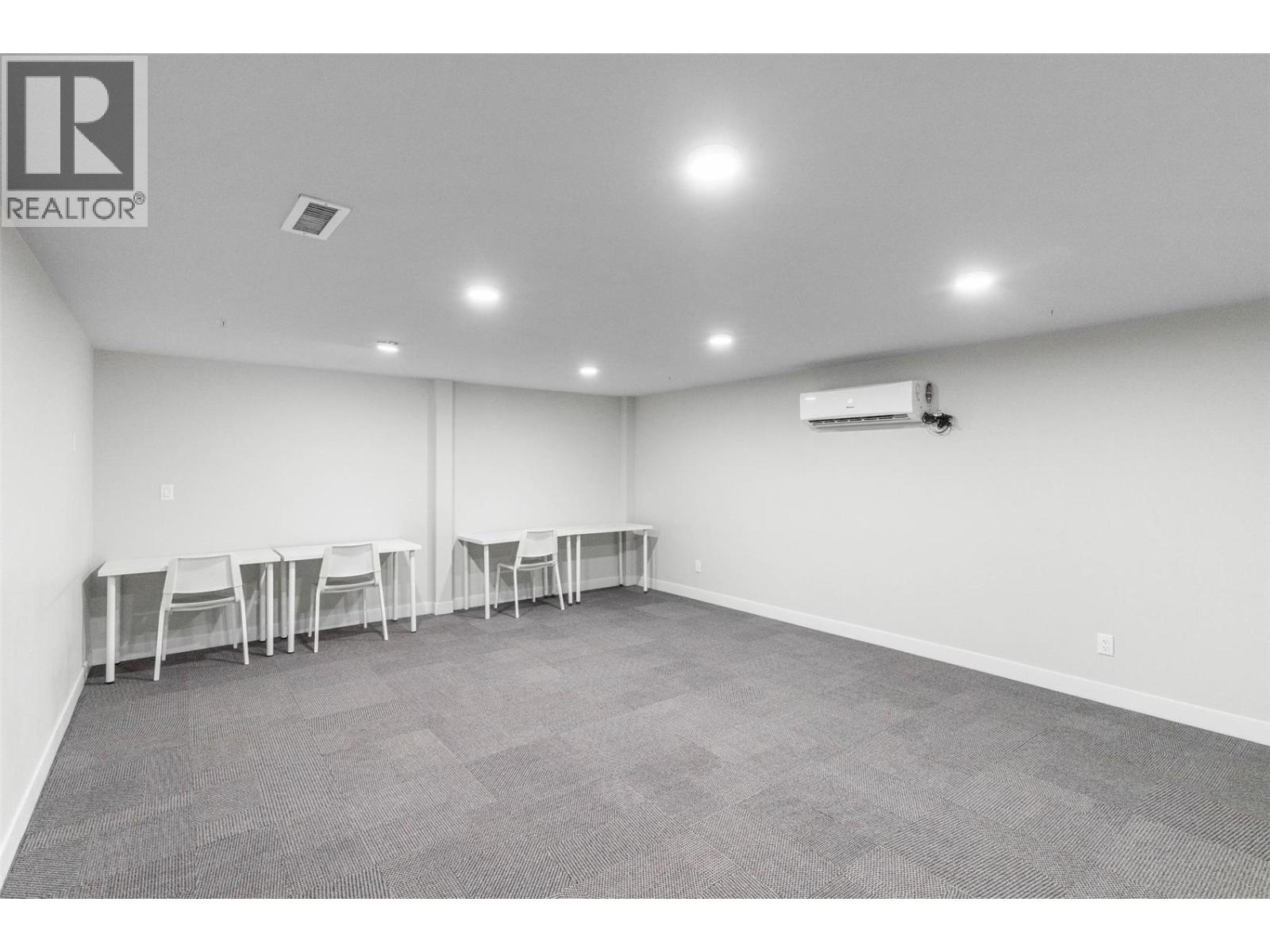 #224 345 Dougall Road N - 13