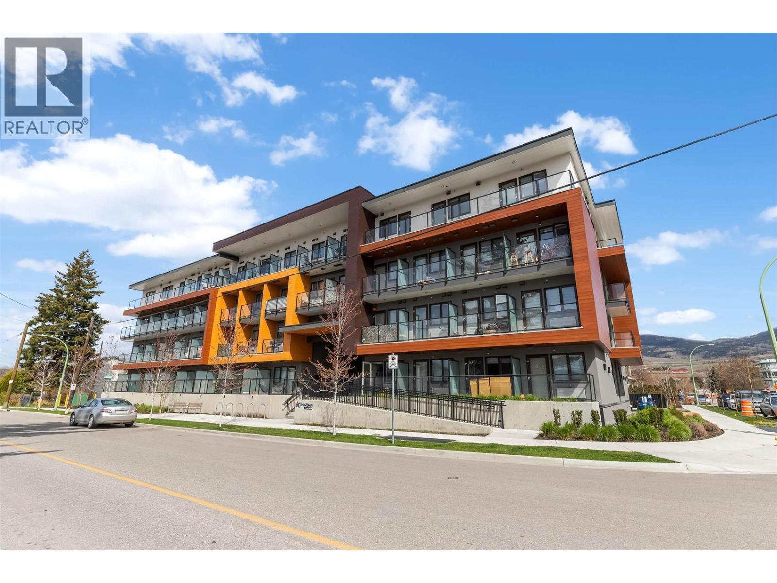 #224 345 Dougall Road N - 1