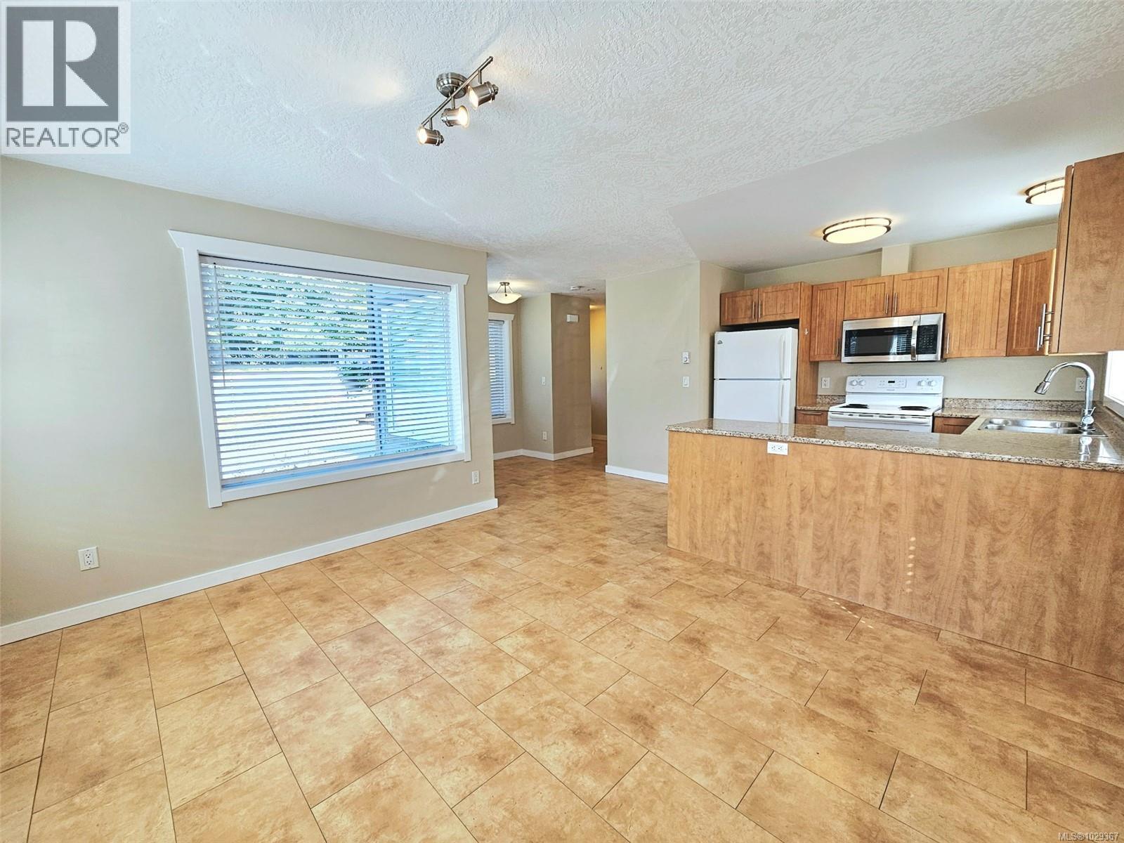 2099 Maple Ave S - 22