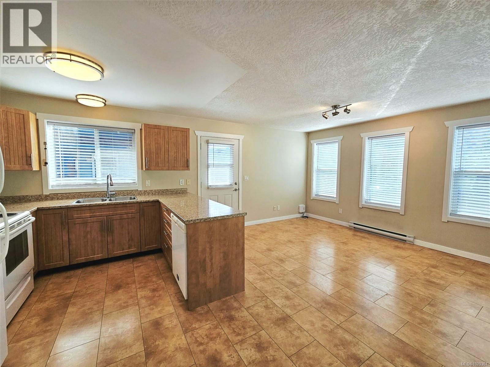 2099 Maple Ave S - 23