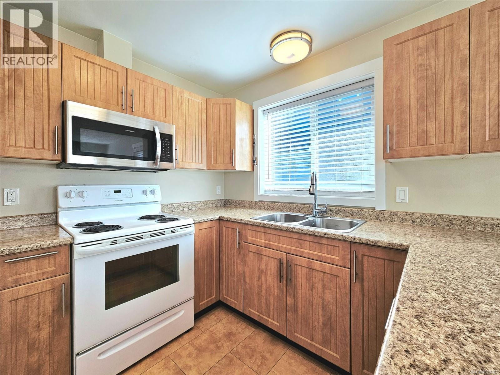 2099 Maple Ave S - 21