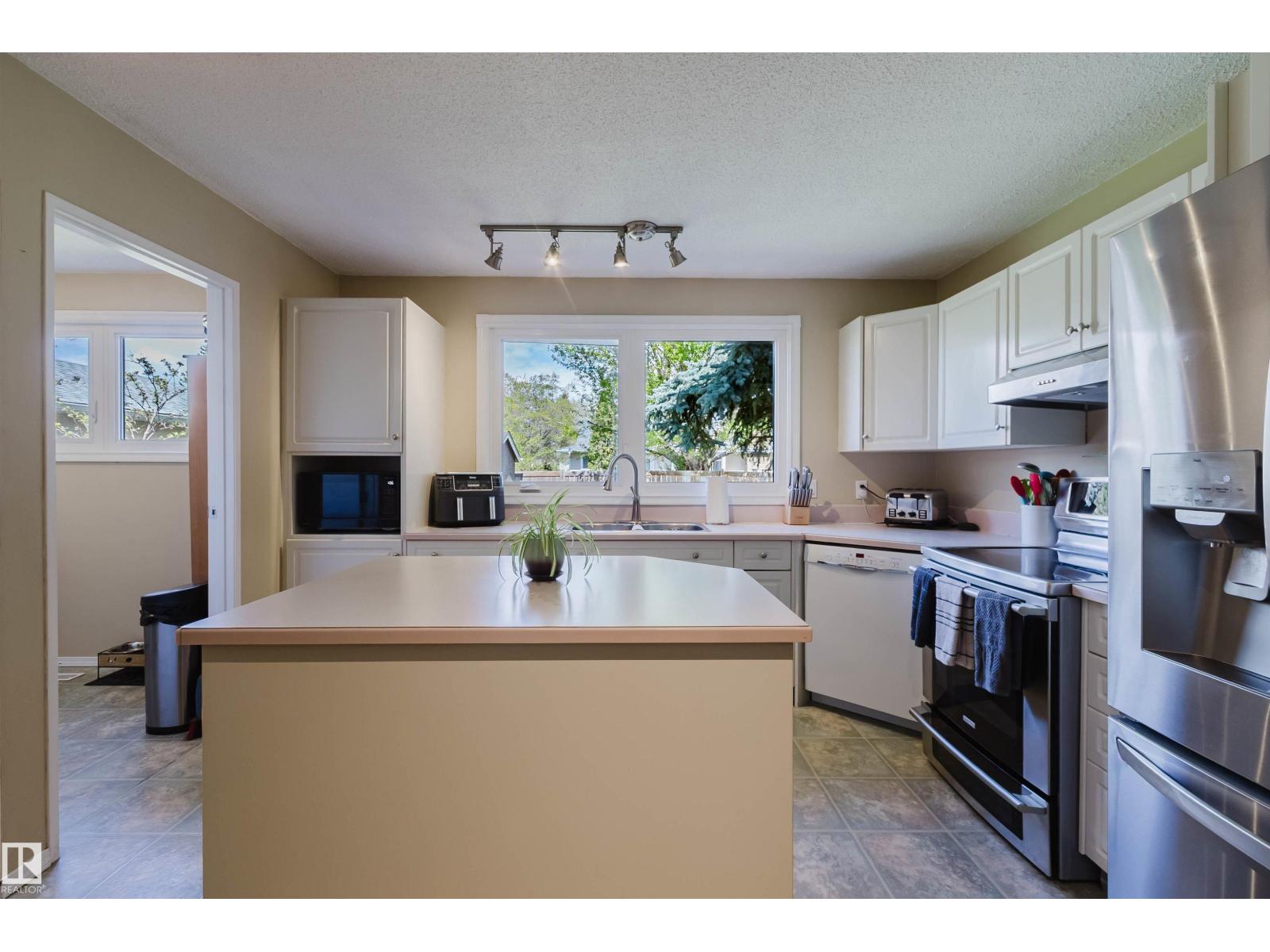 24 BRAESIDE CR - 11