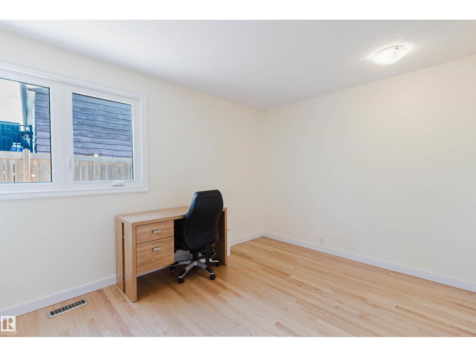24 BRAESIDE CR - 36