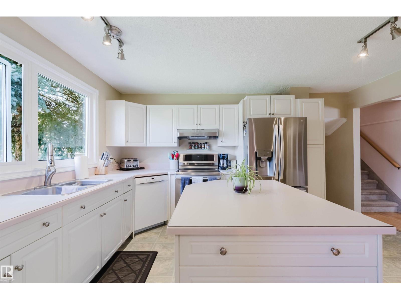 24 BRAESIDE CR - 7