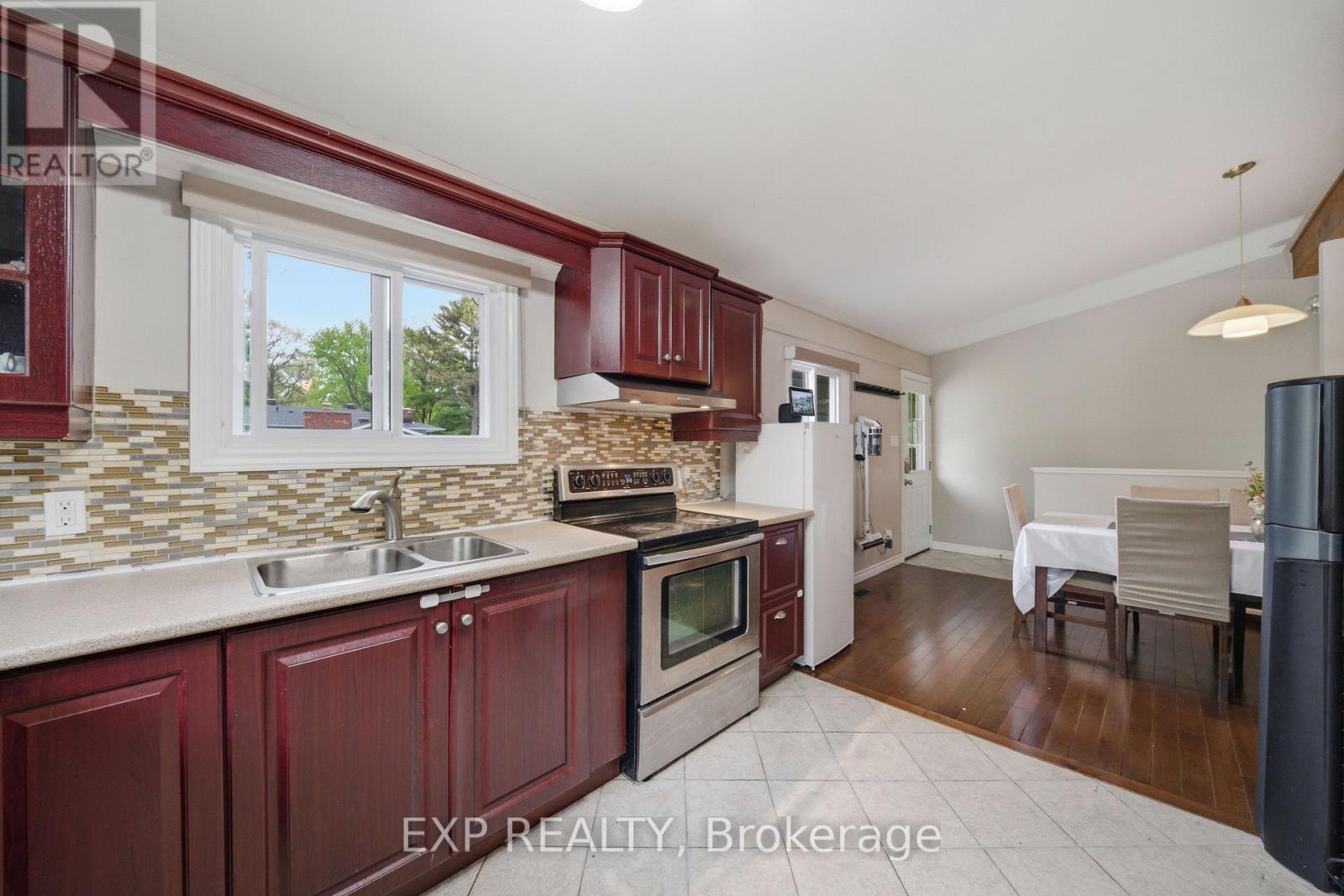 136 RESTHAVEN AVENUE - 12
