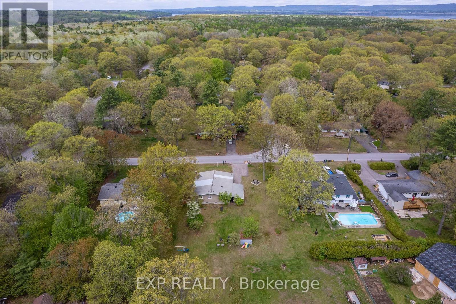 136 RESTHAVEN AVENUE - 32
