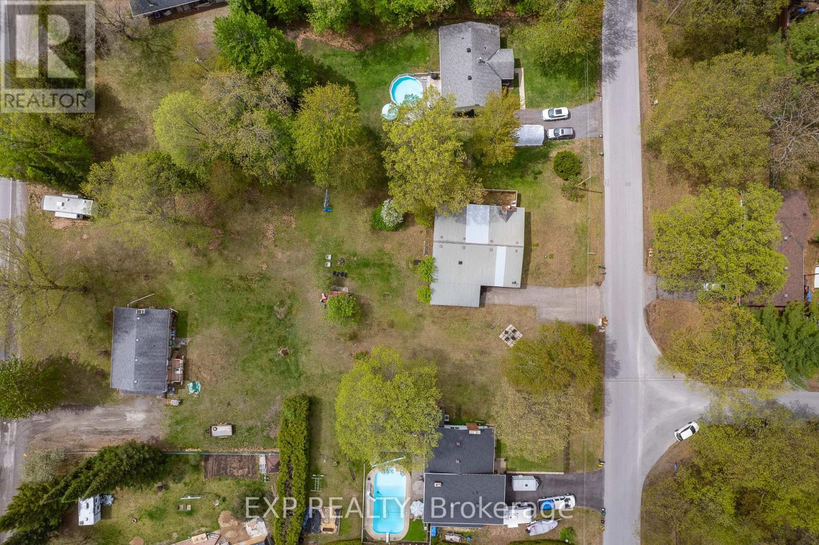 136 RESTHAVEN AVENUE - 33