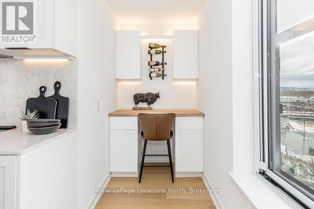 #523 31 HURON STREET - 12