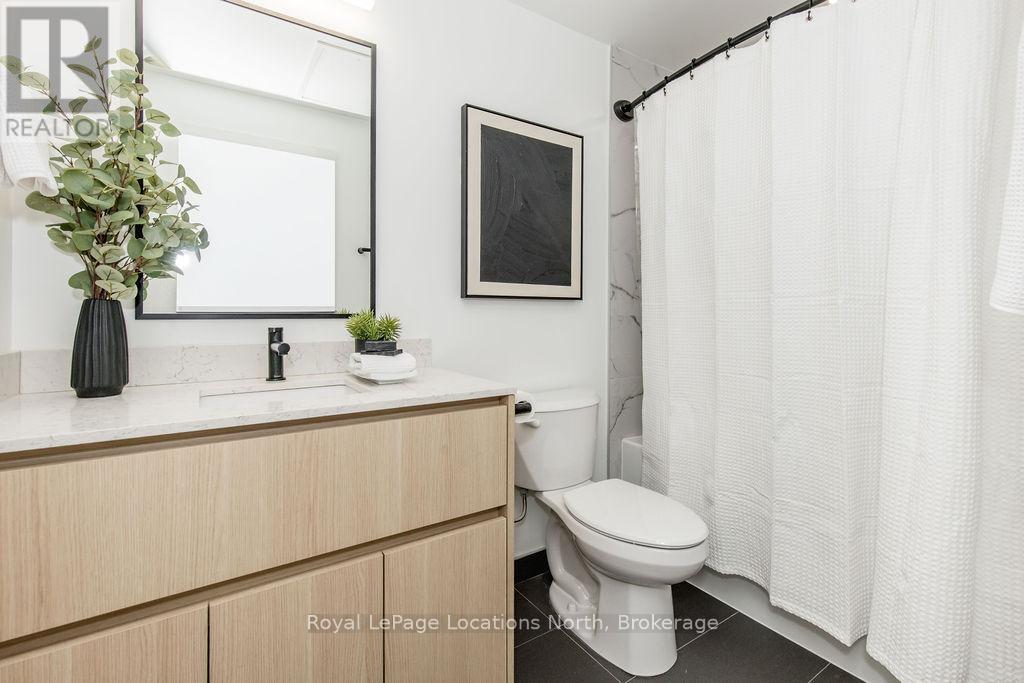 #523 31 HURON STREET - 19
