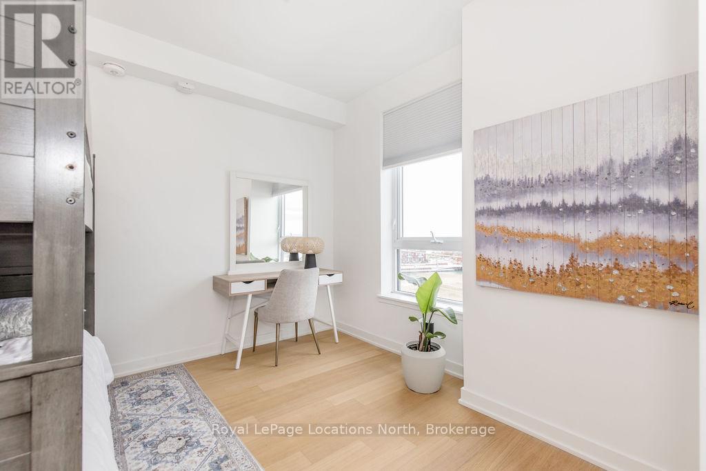 #523 31 HURON STREET - 21