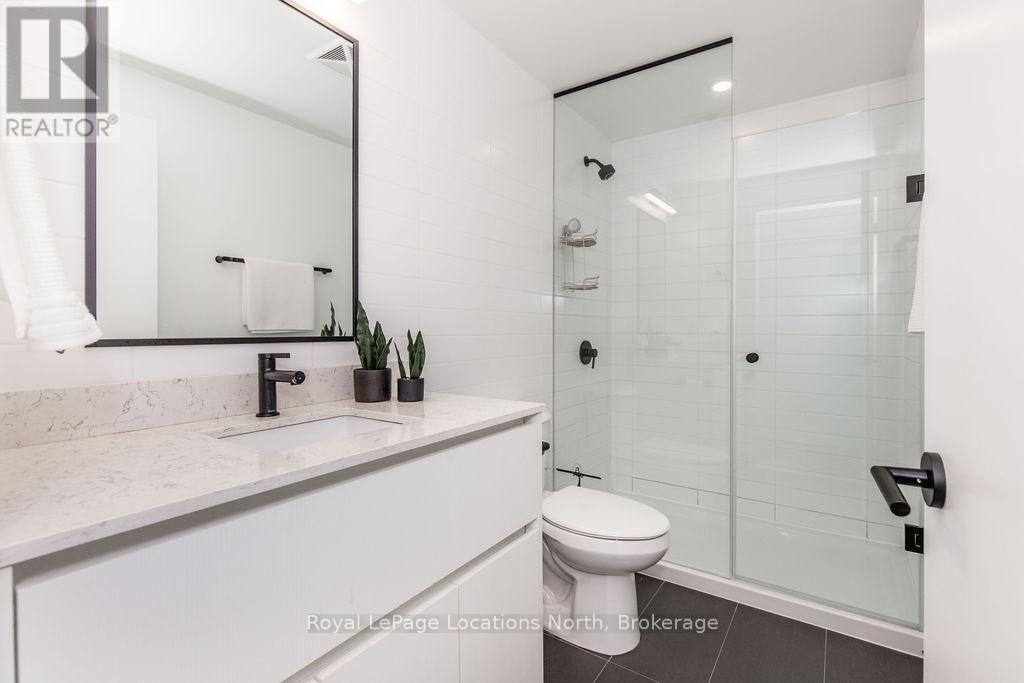 #523 31 HURON STREET - 23