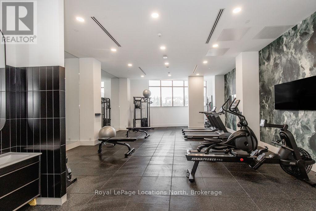 #523 31 HURON STREET - 26