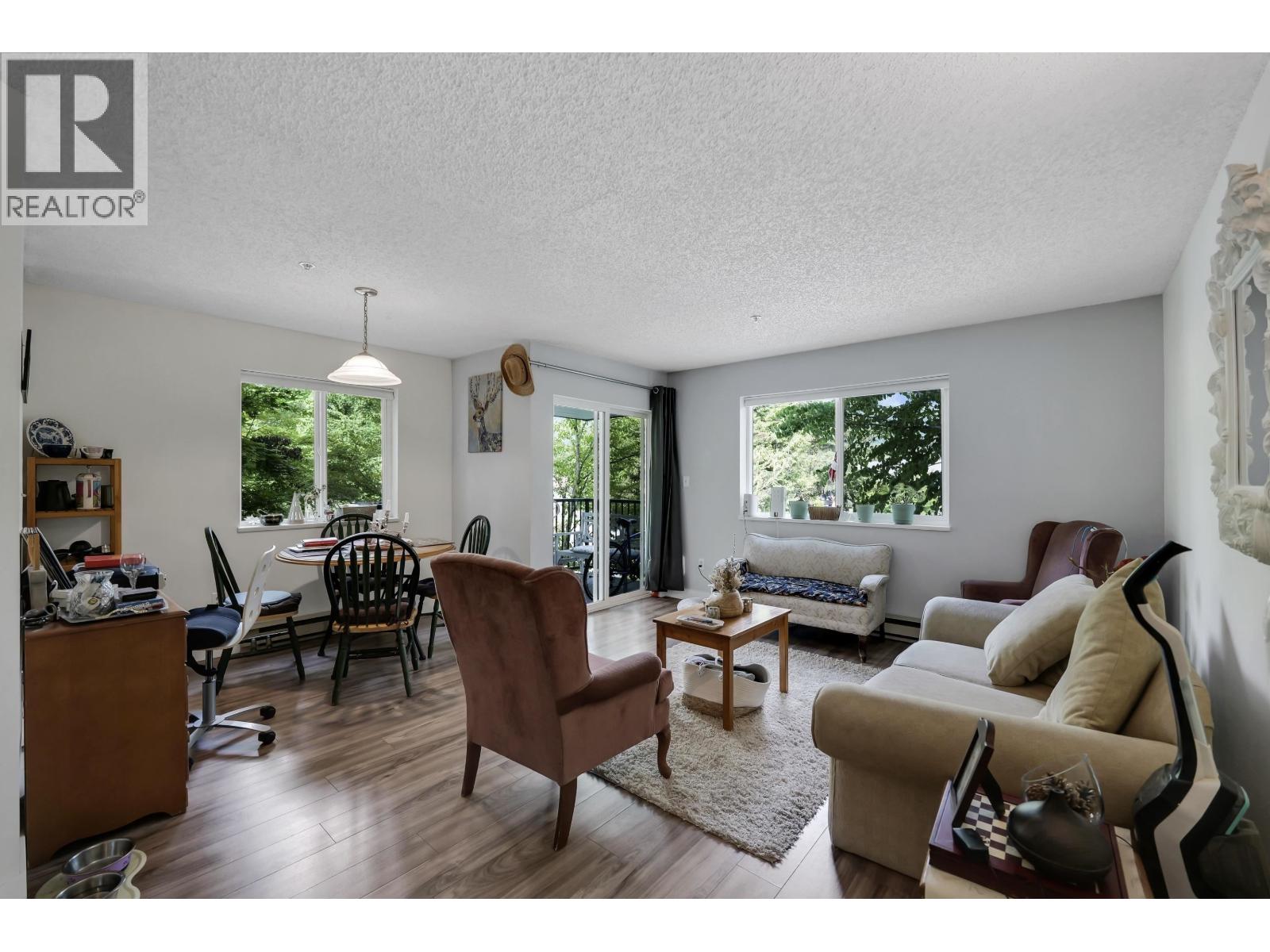 201B 40120 WILLOW CRESCENT, Squamish