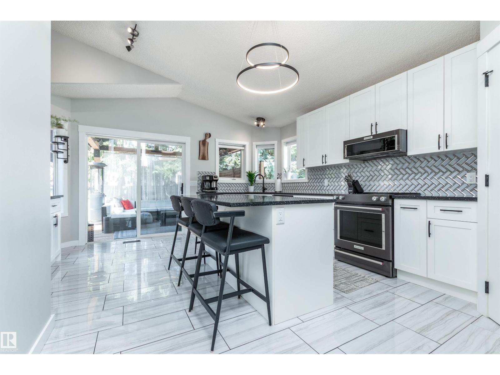 4012 53 ST - 12