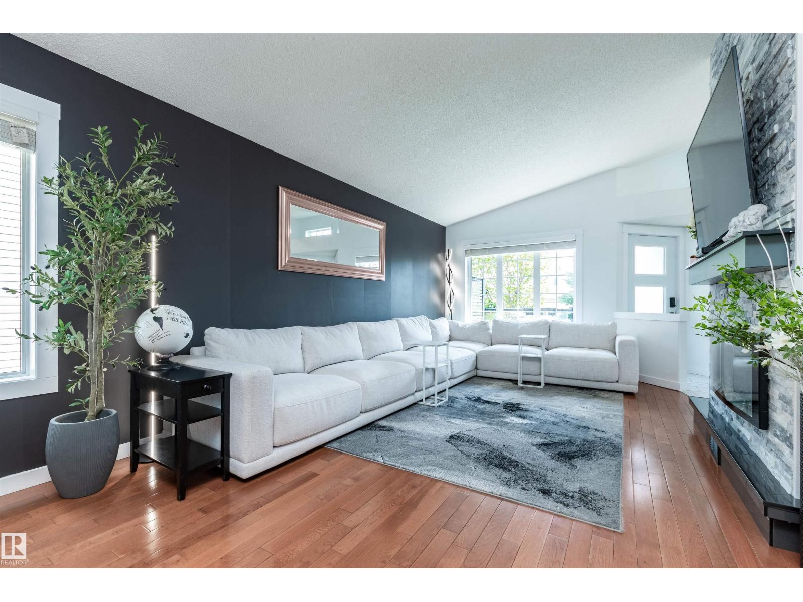 4012 53 ST - 8