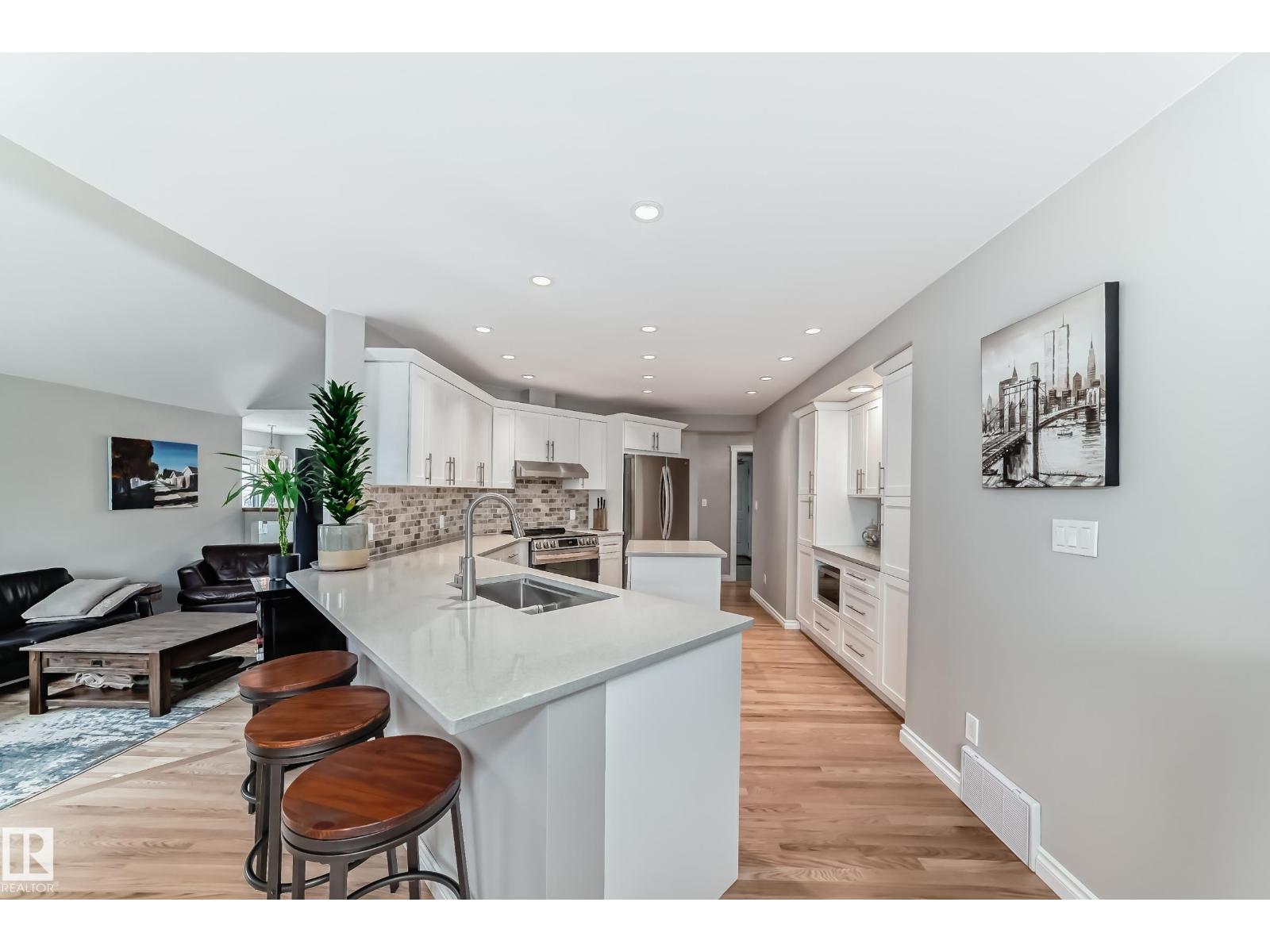 15724 72A ST NW - 9