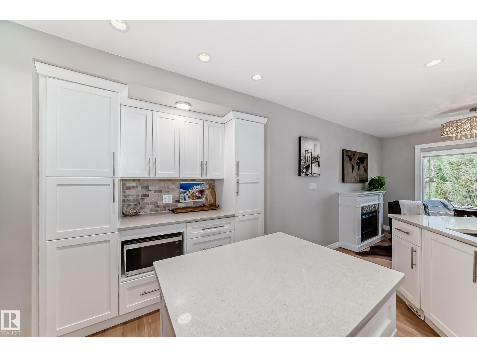 15724 72A ST NW - 12