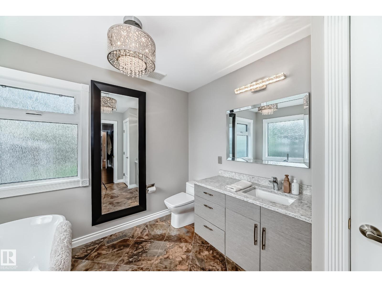 15724 72A ST NW - 28