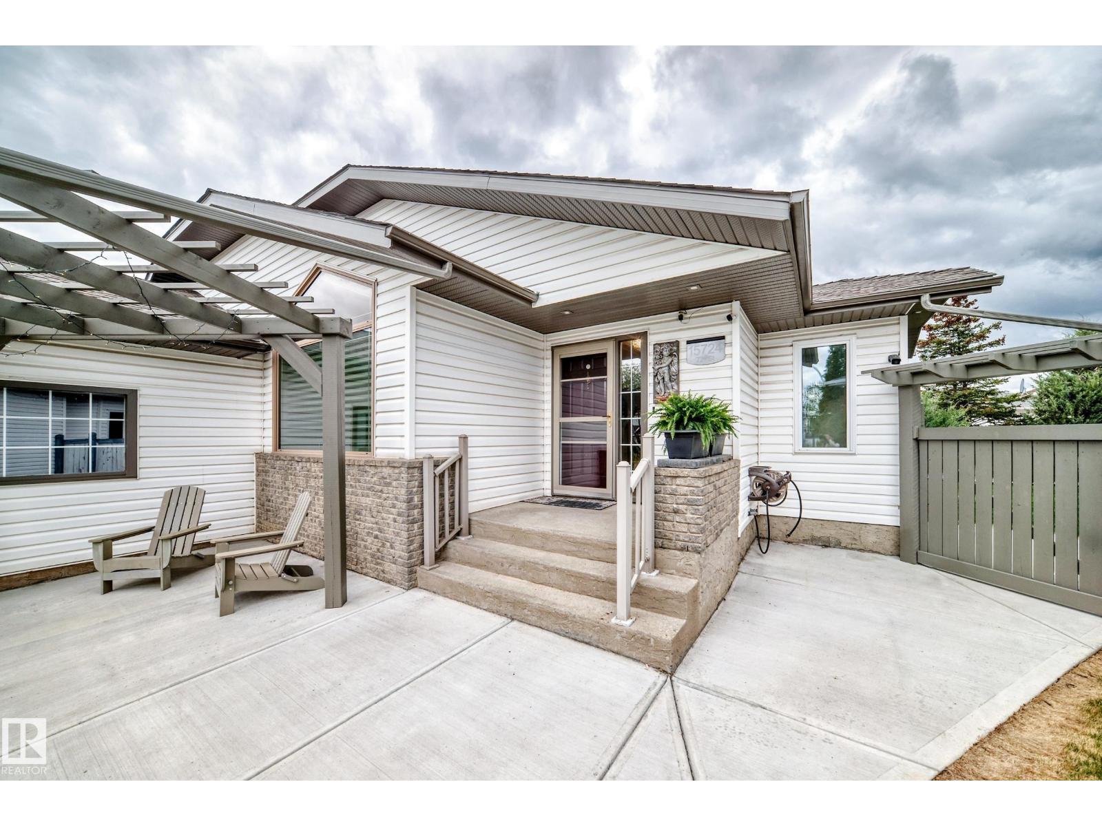 15724 72A ST NW - 4