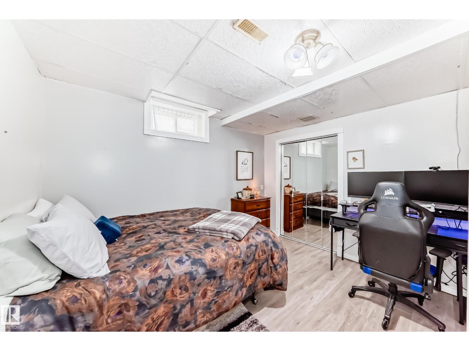 15724 72A ST NW - 41