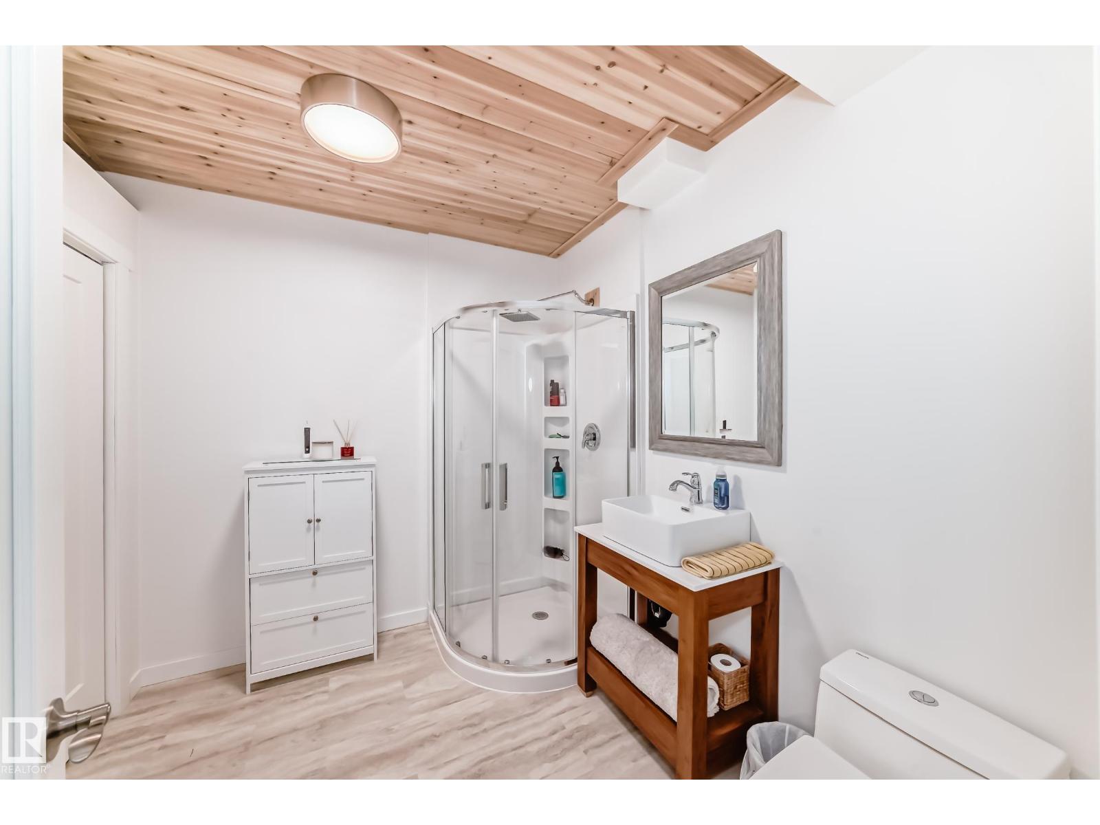 15724 72A ST NW - 43